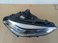 Load image into Gallery viewer, Frontscheinwerfer BMW 1 F40 6311-9482808-13 LED Ein Stück (Rechts oder Links) SCH6940932731za