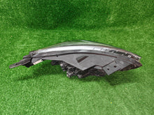 Laden Sie das Bild in den Galerie-Viewer, Frontscheinwerfer Kia Rio IV 92101-H8 Links Scheinwerfer Headlight SCH6941434842hw