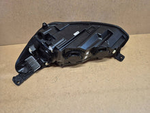 Laden Sie das Bild in den Galerie-Viewer, Frontscheinwerfer Ford Focus JX7B-13W029-AE Rechts Scheinwerfer Headlight SCH6956157936et