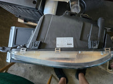 Load image into Gallery viewer, Frontscheinwerfer Man 81251016761 Links Scheinwerfer Headlight SCH6961013717uc