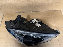 Laden Sie das Bild in den Galerie-Viewer, Frontscheinwerfer Mercedes-Benz W206 A2069068204 LED Rechts Headlight SCH6974811346fa