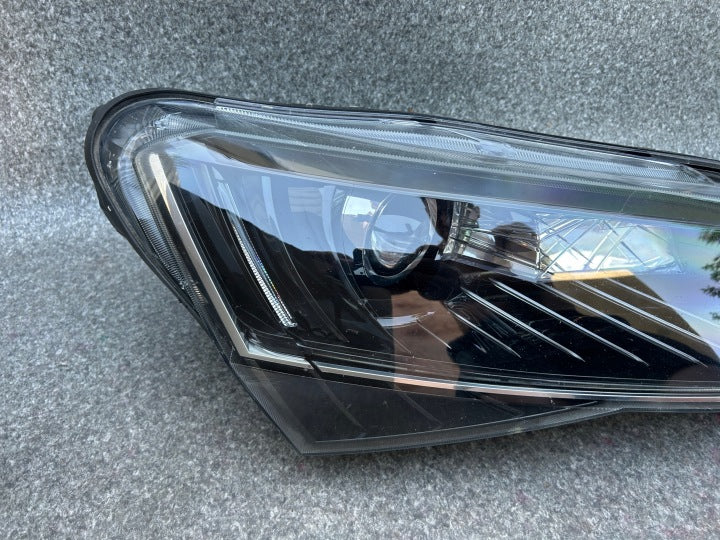 Frontscheinwerfer Skoda Superb III 3V1941016A Rechts Scheinwerfer Headlight SCH6979631919tn
