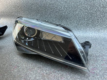 Laden Sie das Bild in den Galerie-Viewer, Frontscheinwerfer Skoda Superb III 3V1941016A Rechts Scheinwerfer Headlight SCH6979631919tn