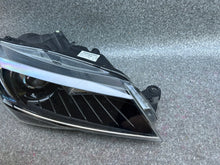 Laden Sie das Bild in den Galerie-Viewer, Frontscheinwerfer Skoda Superb III 3V1941016A Rechts Scheinwerfer Headlight SCH6979631919tn