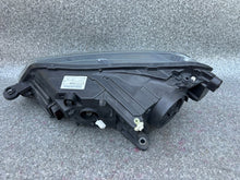 Laden Sie das Bild in den Galerie-Viewer, Frontscheinwerfer Skoda Superb III 3V1941016A Rechts Scheinwerfer Headlight SCH6979631919tn