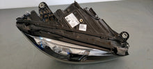 Laden Sie das Bild in den Galerie-Viewer, Frontscheinwerfer Mercedes-Benz W205 A2059068605 LED Rechts Headlight SCH6984808861tu