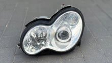 Laden Sie das Bild in den Galerie-Viewer, Frontscheinwerfer Mercedes-Benz W203 0301166275 Links Scheinwerfer Headlight SCH6991007803oo