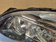 Laden Sie das Bild in den Galerie-Viewer, Frontscheinwerfer Mercedes-Benz W246 A2468200161 Links Scheinwerfer Headlight SCH7001171394nk