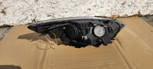 Load image into Gallery viewer, Frontscheinwerfer Renault Megane III 260605817R Links Scheinwerfer Headlight SCH7003917844lx
