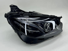 Laden Sie das Bild in den Galerie-Viewer, Frontscheinwerfer Mercedes-Benz W213 A2139066604 Rechts Scheinwerfer Headlight SCH7012178380ud