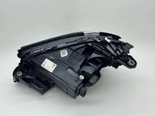 Laden Sie das Bild in den Galerie-Viewer, Frontscheinwerfer Mercedes-Benz W213 A2139066604 Rechts Scheinwerfer Headlight SCH7012178380ud