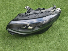 Laden Sie das Bild in den Galerie-Viewer, Frontscheinwerfer Mercedes-Benz Cla A1749062502 Links Scheinwerfer Headlight SCH7016450742ld