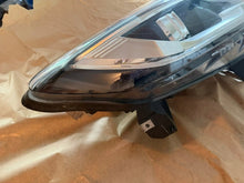 Load image into Gallery viewer, Frontscheinwerfer Renault Kadjar 260107249R Rechts Scheinwerfer Headlight SCH7018951072ly