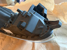 Load image into Gallery viewer, Frontscheinwerfer Renault Kadjar 260107249R Rechts Scheinwerfer Headlight SCH7018951072ly