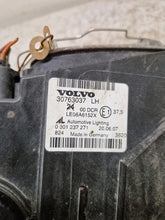 Load image into Gallery viewer, Frontscheinwerfer Volvo S40 I 30763037 Xenon Links Scheinwerfer Headlight SCH7021458166mf