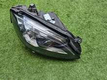 Laden Sie das Bild in den Galerie-Viewer, Frontscheinwerfer Mercedes-Benz W205 A2059061606 LED Rechts Headlight SCH7024037428ss