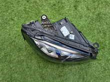 Laden Sie das Bild in den Galerie-Viewer, Frontscheinwerfer Mercedes-Benz W205 A2059061606 LED Rechts Headlight SCH7024037428ss
