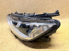 Laden Sie das Bild in den Galerie-Viewer, Frontscheinwerfer VW Passat B8 3G1941035L LED Links Scheinwerfer Headlight SCH7025140322zu