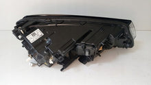 Laden Sie das Bild in den Galerie-Viewer, Frontscheinwerfer VW Touareg 7P1941043A Links Scheinwerfer Headlight SCH7025390252ru