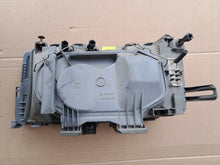 Laden Sie das Bild in den Galerie-Viewer, Frontscheinwerfer Mercedes-Benz 190 W201 A2018207661 Rechts Headlight SCH7033093698ot