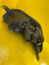 Laden Sie das Bild in den Galerie-Viewer, Frontscheinwerfer Ssangyong Rexton W 8310236031 Xenon Links Headlight SCH7035852670cz