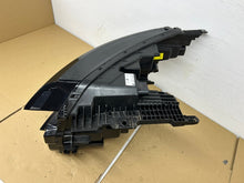 Laden Sie das Bild in den Galerie-Viewer, Frontscheinwerfer Skoda 5LB941036A LED Rechts Scheinwerfer Headlight SCH7037451007kv