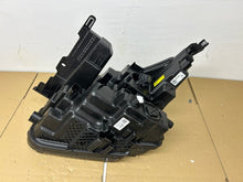 Laden Sie das Bild in den Galerie-Viewer, Frontscheinwerfer Skoda 5LB941036A LED Rechts Scheinwerfer Headlight SCH7037451007kv