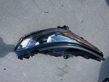 Laden Sie das Bild in den Galerie-Viewer, Frontscheinwerfer Toyota Highlander 81110-0E460 Rechts Scheinwerfer Headlight SCH7043208113mn