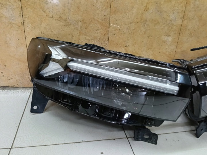 Frontscheinwerfer Dacia Duster 260107725R Ein Satz Scheinwerfer Headlight SCH7057079201au