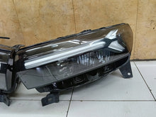 Laden Sie das Bild in den Galerie-Viewer, Frontscheinwerfer Dacia Duster 260107725R Ein Satz Scheinwerfer Headlight SCH7057079201au