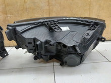 Laden Sie das Bild in den Galerie-Viewer, Frontscheinwerfer Dacia Duster 260107725R Ein Satz Scheinwerfer Headlight SCH7057079201au