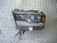 Laden Sie das Bild in den Galerie-Viewer, Frontscheinwerfer Dodge Ram 68316083AG Links Scheinwerfer Headlight SCH7085424039as