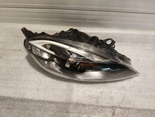 Laden Sie das Bild in den Galerie-Viewer, Frontscheinwerfer Volvo V40 3142008 Rechts Scheinwerfer Headlight SCH7086328783sz