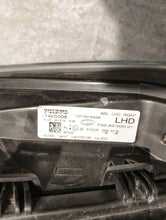 Laden Sie das Bild in den Galerie-Viewer, Frontscheinwerfer Volvo V40 3142008 Rechts Scheinwerfer Headlight SCH7086328783sz