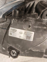 Laden Sie das Bild in den Galerie-Viewer, Frontscheinwerfer Volvo V40 3142008 Rechts Scheinwerfer Headlight SCH7086328783sz