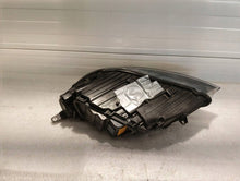 Laden Sie das Bild in den Galerie-Viewer, Frontscheinwerfer Volvo V40 3142008 Rechts Scheinwerfer Headlight SCH7086328783sz