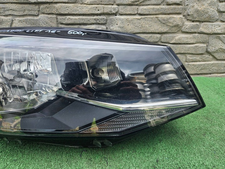 Frontscheinwerfer VW Caddy 2K1941016A Rechts Scheinwerfer Headlight SCH7098296013ab