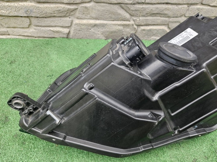 Frontscheinwerfer VW Caddy 2K1941016A Rechts Scheinwerfer Headlight SCH7098296013ab