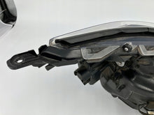 Laden Sie das Bild in den Galerie-Viewer, Frontscheinwerfer Toyota V I OYT27548 Links Scheinwerfer Headlight SCH7101910753iq
