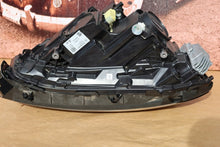 Laden Sie das Bild in den Galerie-Viewer, Frontscheinwerfer Mercedes-Benz Eqb A24239068900M LED Links Headlight SCH7103312426rw