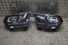 Laden Sie das Bild in den Galerie-Viewer, Frontscheinwerfer Dodge Durango 68299130AD 68299131AD Ein Satz Headlight SCH7103377228fr