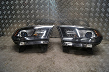 Laden Sie das Bild in den Galerie-Viewer, Frontscheinwerfer Dodge Durango 68299130AD 68299131AD Ein Satz Headlight SCH7103377228fr