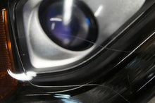Laden Sie das Bild in den Galerie-Viewer, Frontscheinwerfer Dodge Durango 68299130AD 68299131AD Ein Satz Headlight SCH7103377228fr