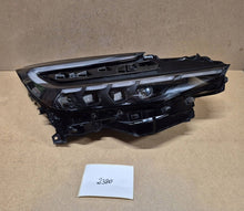 Laden Sie das Bild in den Galerie-Viewer, Frontscheinwerfer Toyota C-Hr 81110-F4240 Rechts Scheinwerfer Headlight SCH7113939512eb