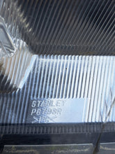 Laden Sie das Bild in den Galerie-Viewer, Frontscheinwerfer Suzuki Swift I P8798R Rechts Scheinwerfer Headlight SCH7117722722vd
