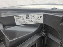 Laden Sie das Bild in den Galerie-Viewer, Frontscheinwerfer Volvo V40 32228484 Rechts Scheinwerfer Headlight SCH7127300054eu