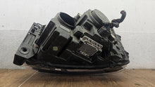 Laden Sie das Bild in den Galerie-Viewer, Frontscheinwerfer Land Rover I Discovery AH22-13W029-FD Rechts Headlight SCH7127923661bw