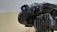 Laden Sie das Bild in den Galerie-Viewer, Frontscheinwerfer Toyota Corolla 81150-16840 LED Links Scheinwerfer Headlight SCH7129091954pa