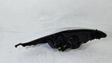 Laden Sie das Bild in den Galerie-Viewer, Frontscheinwerfer Ford Fiesta I VII 168574896 Links Scheinwerfer Headlight SCH7141175808dc