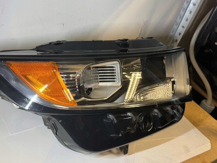 Frontscheinwerfer Ford PC10933-RH-B Rechts Scheinwerfer Headlight SCH7149878035cm